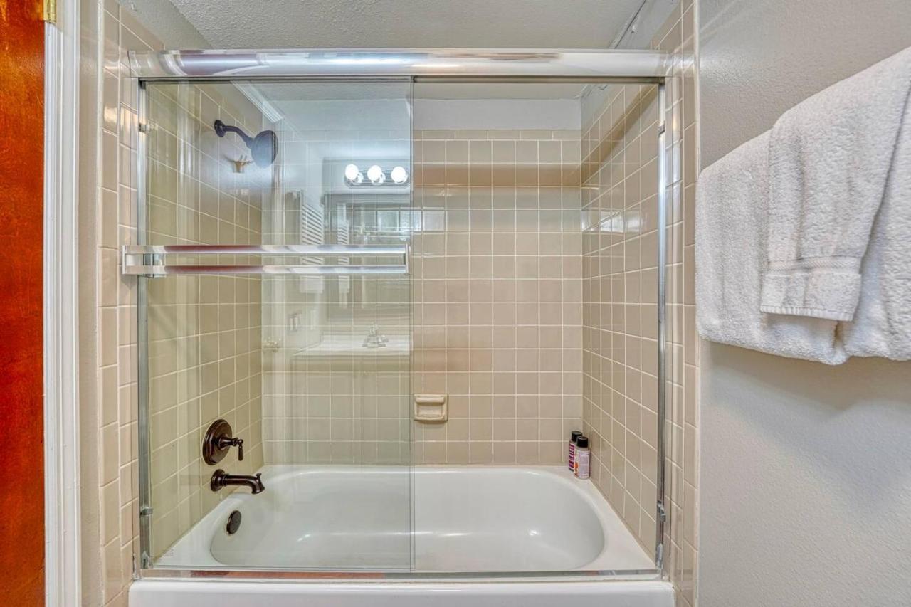 Riverfront Family-Friendly Condo Avon Kültér fotó