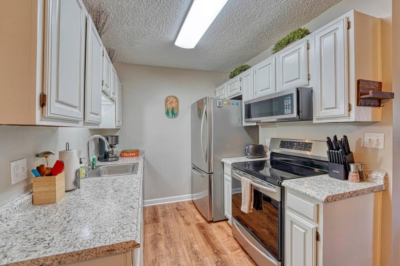 Riverfront Family-Friendly Condo Avon Kültér fotó