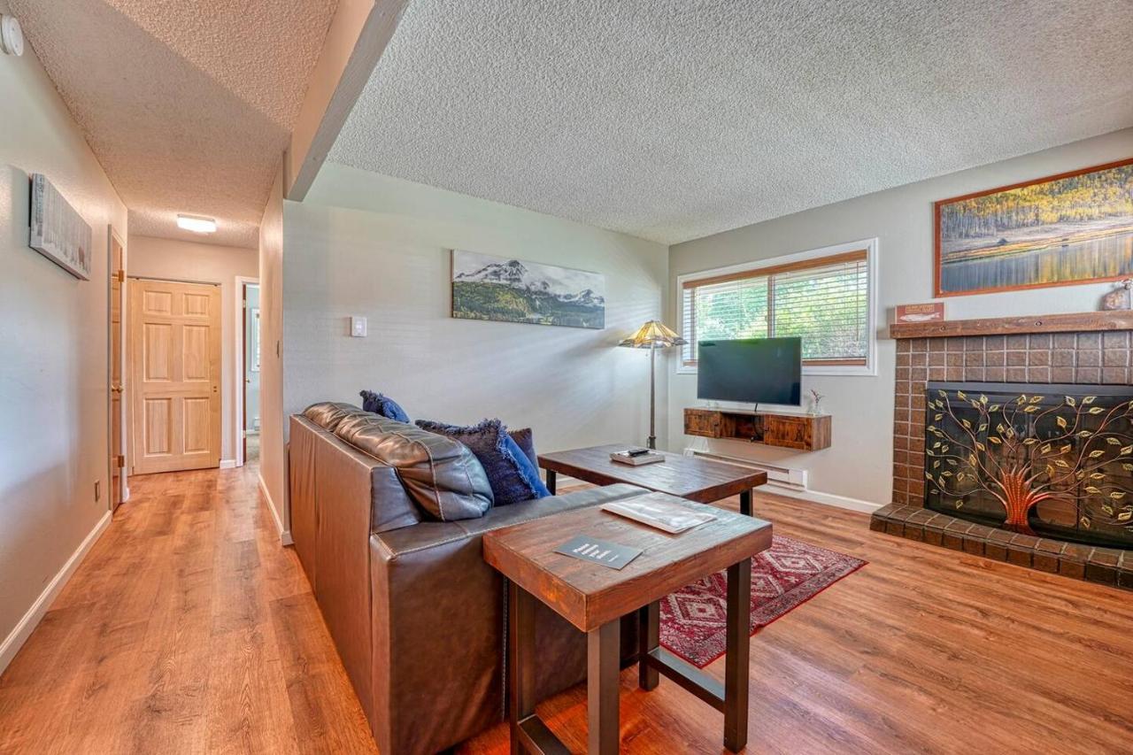 Riverfront Family-Friendly Condo Avon Kültér fotó