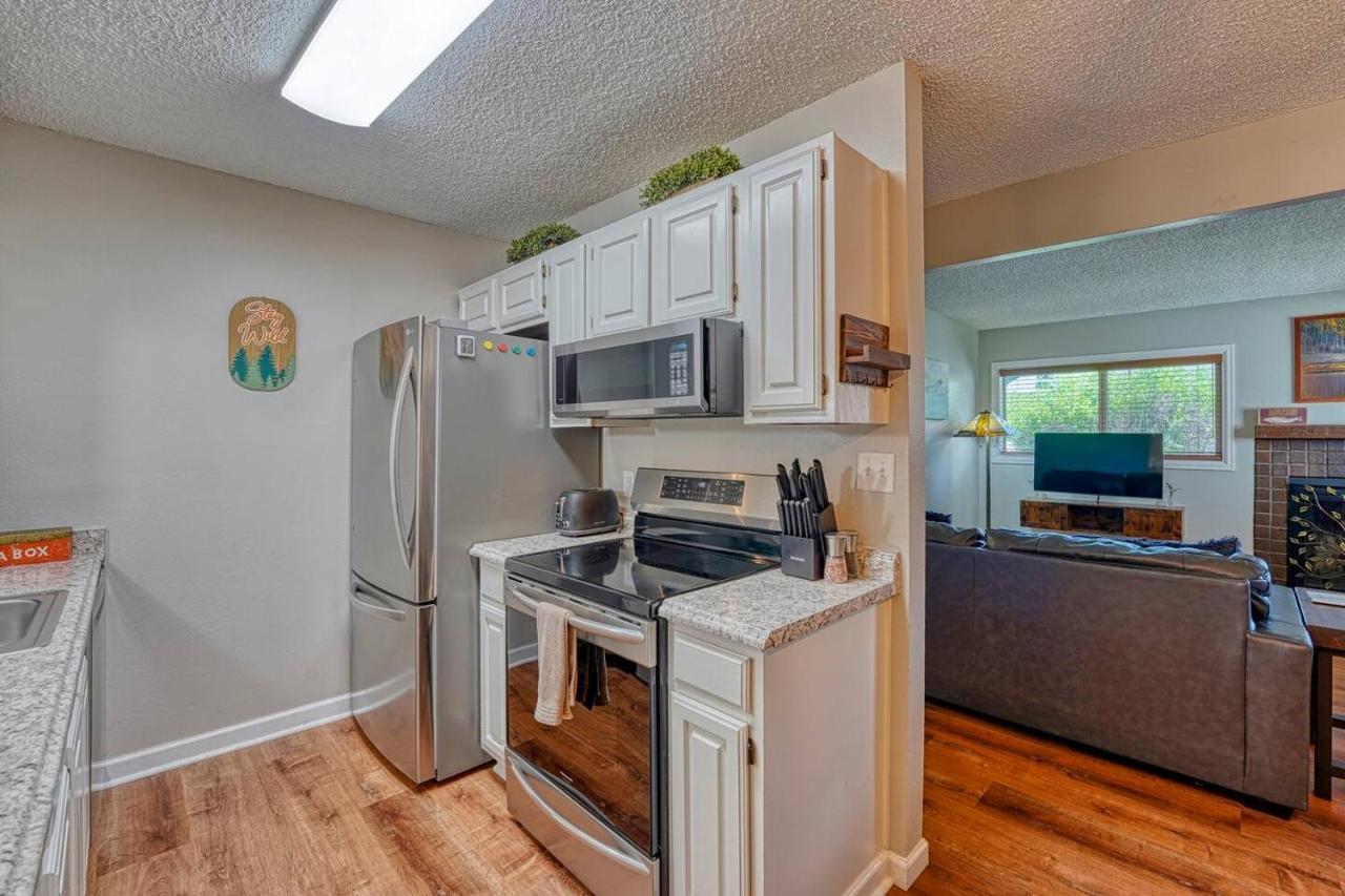 Riverfront Family-Friendly Condo Avon Kültér fotó